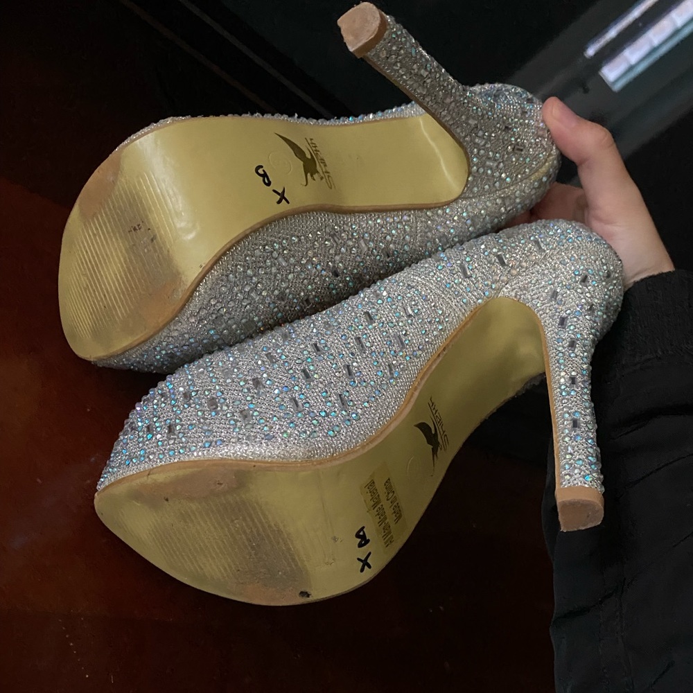 Sheikh Sparkly Rhinestone Pumps - Picture 4 of 4